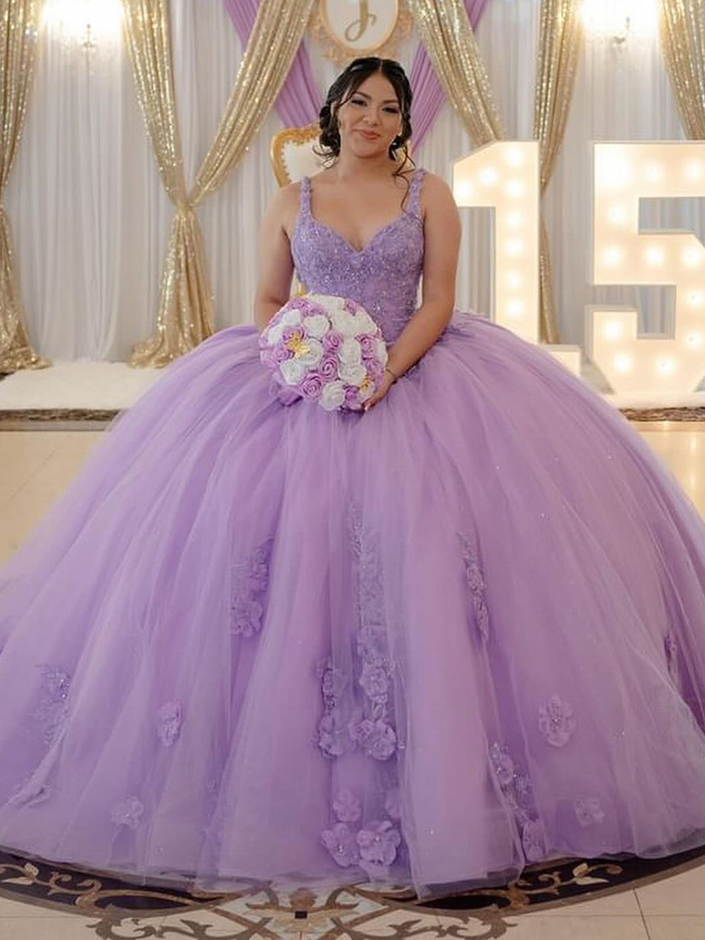 Elegant & Chic Ball Gown Sweetheart Neck Spaghetti Straps Lace Appliques Beaded Lilac Tulle Quinceanera Dress Princess Evening Party Gown for Sweet 16