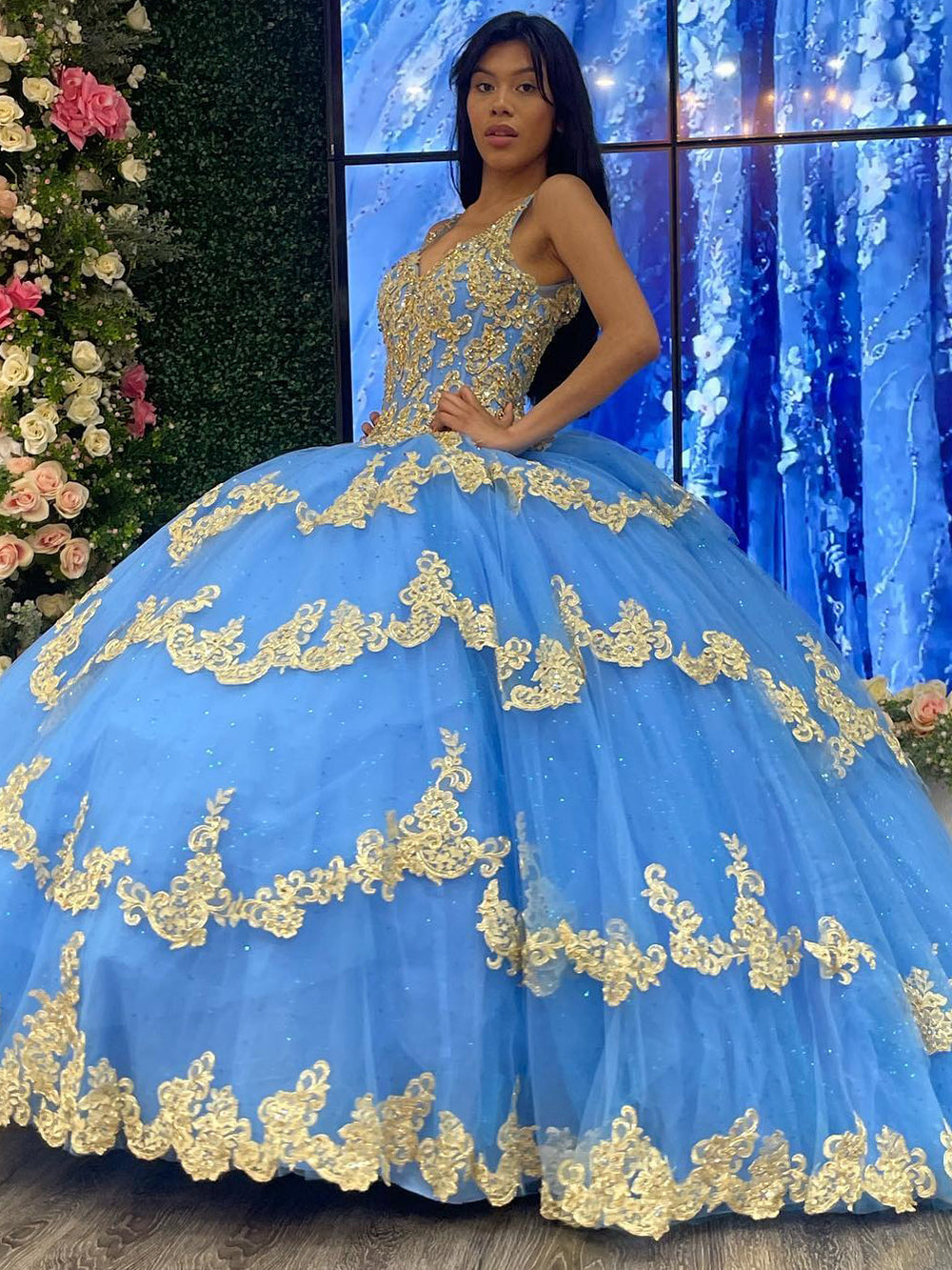 Ball Gown V Neck Beaded Sequins Flower Appliques Tiered Lace Up Sky Blue Tulle Quinceanera Dress Cocktail Dresses Princess Evening Party Gown for Sweet 16