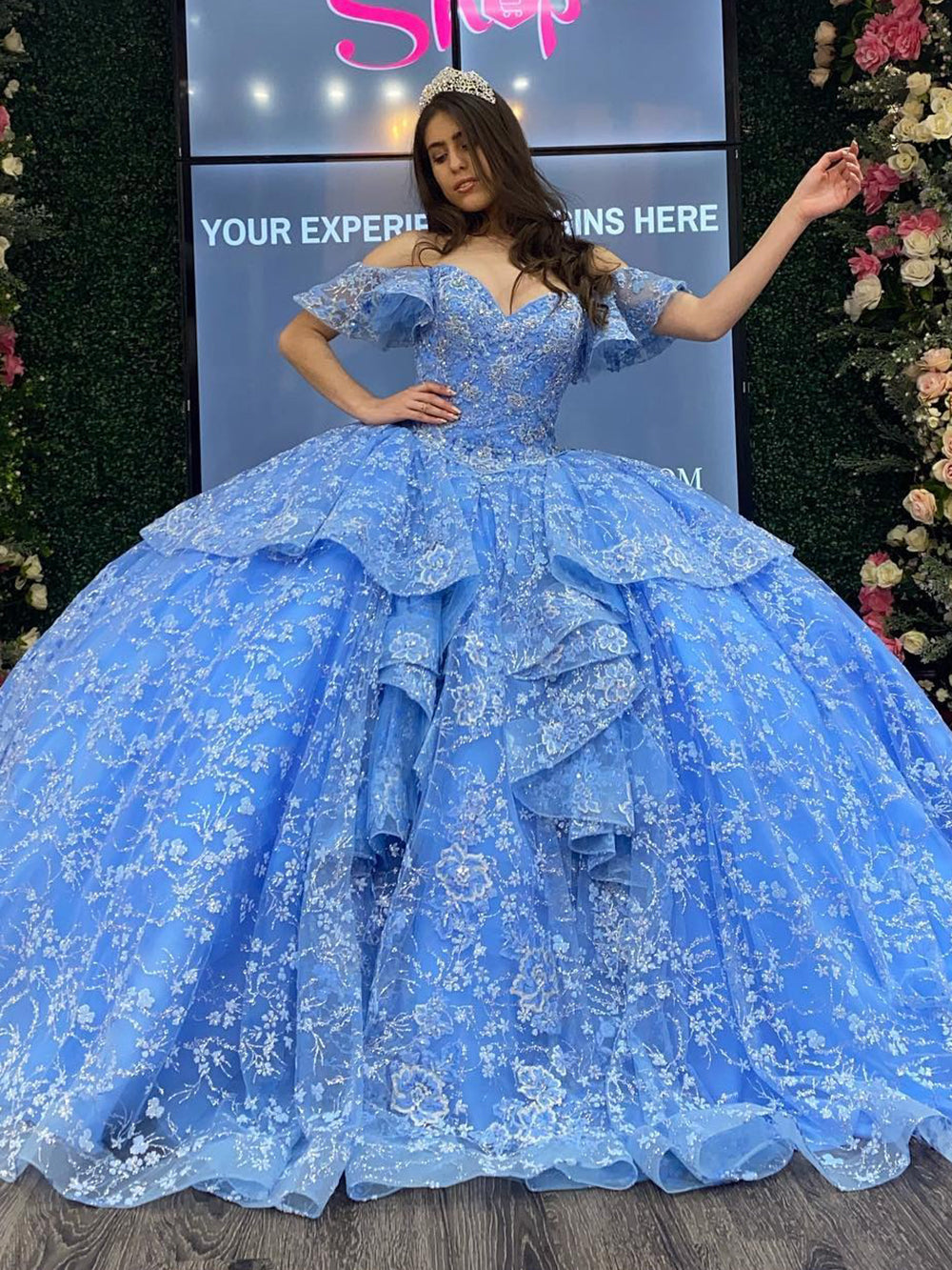 Ball Gown Off Shoulder Flower Lace Appliques Tiered Ruffles Beaded Blue Tulle Princess Quinceanera Dress Evening Party Gown for Sweet 16