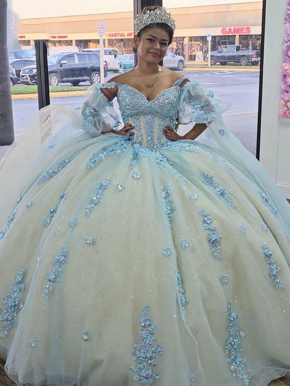 Sparkly & Glitter Ball Gown Off Shoulder Lace Applique Beaded Sky Blue Tulle Quinceanera Dress Princess Party Gown for Sweet 16