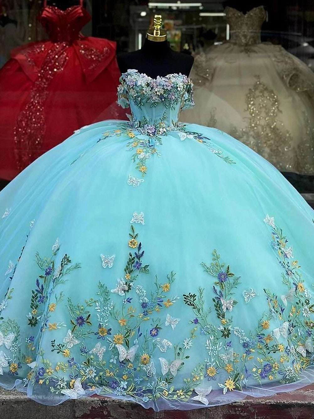 Modern & Luxury Ball Gown Off Shoulder 3D Butterfly Flowers Appliques Lake Blue Tulle Princess Quinceanera Dress Evening Party Gown for Sweet 16
