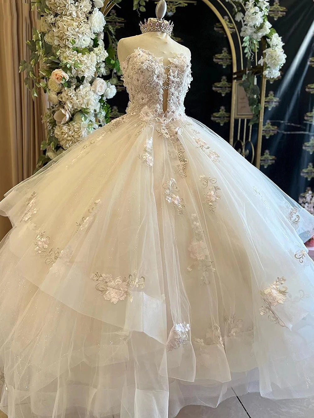 Elegant & Gorgeous Ball Gown Strapless Flowers Lace Appliques Tulle Birthday Prom Dresses Party Gown Princess Gown Quinceanera Dress for Sweet 16