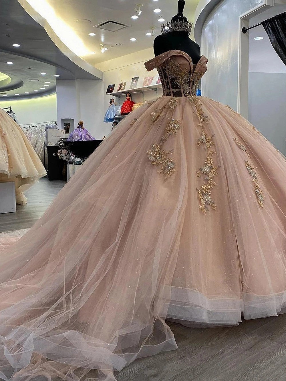 Elegant Ball Gown Off Shoulder Sleeveless Lace Sequins Appliques Beaded Sweep Train Rose Pink Tulle Quinceanera Dress Princess Gown for Sweet 16