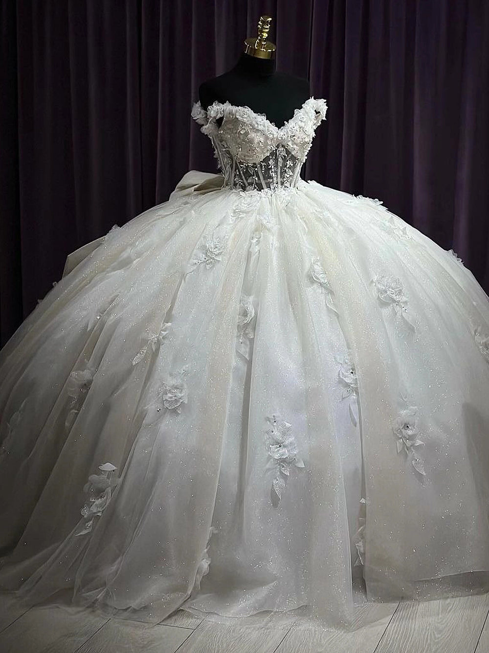 Elegant & Glamorous Ball Gown Off Shoulder Flowers Appliques Beaded Tulle Princess Formal Evening Party Gown Quinceanera Dresses for Sweet 16