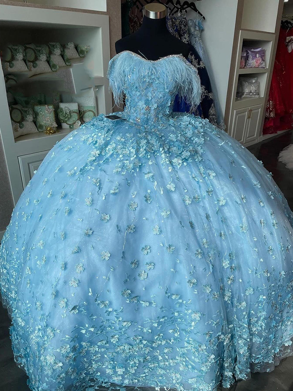 Chic & Modern Ball Gown Off Shoulder 3D Flower Appliques Feather Sky Blue Tulle Quinceanera Dress Princess Birthday Party Gown for Sweet 16