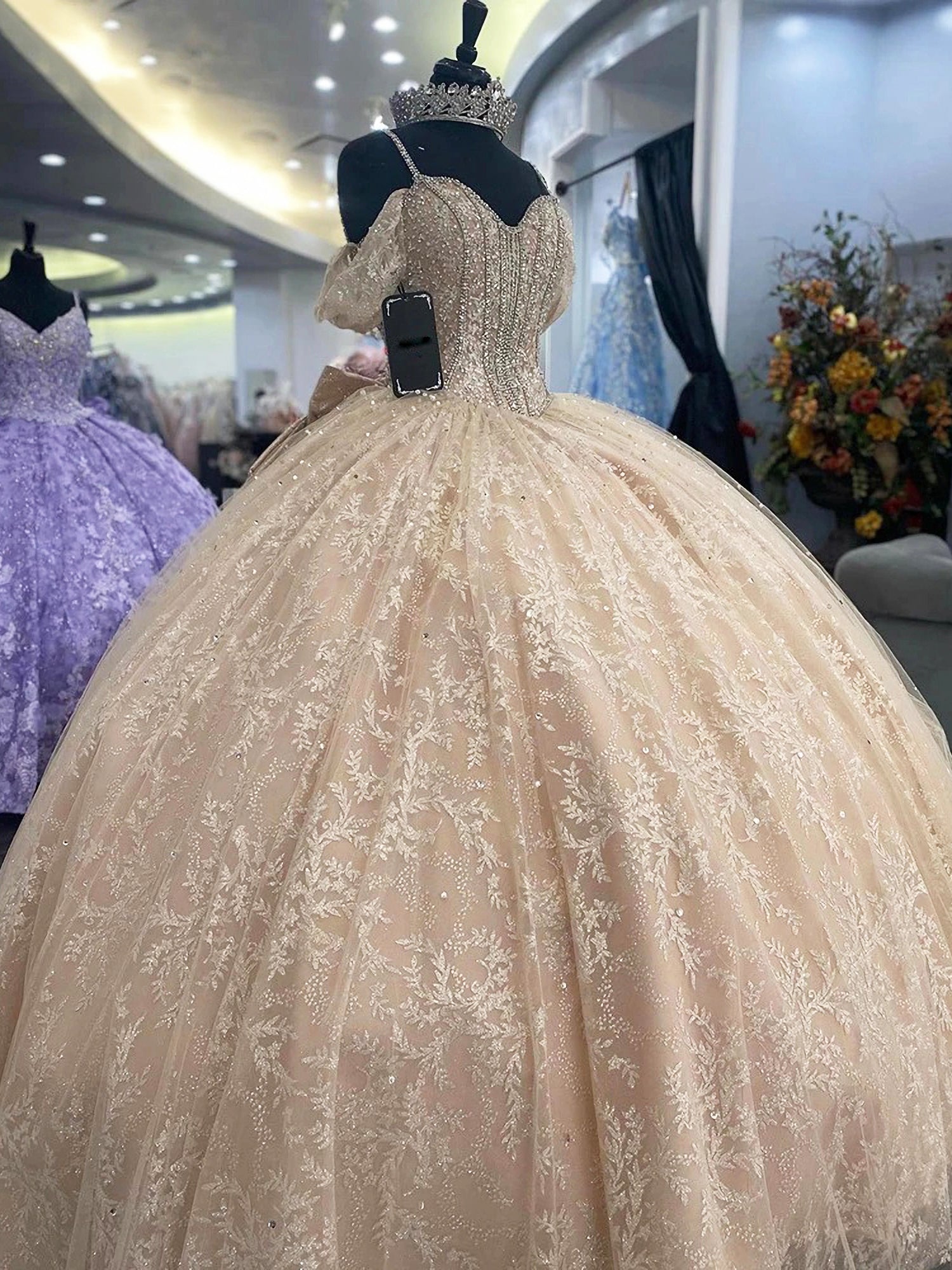 Ball Gown Off Shoulder Spaghetti Straps Sleeveless Lace Appliques Champagne Tulle Quinceanera Dress for Sweet 16 Dress