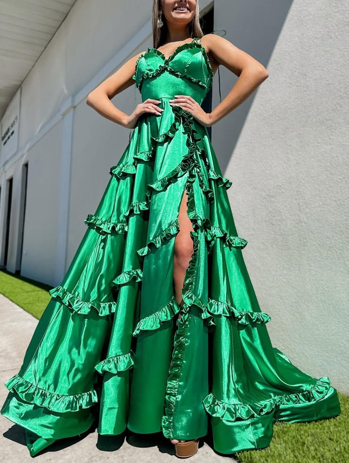 Spaghetti Strap Lace Up Ruffle Bodice Ball Gown Prom Dress With Slit - Green