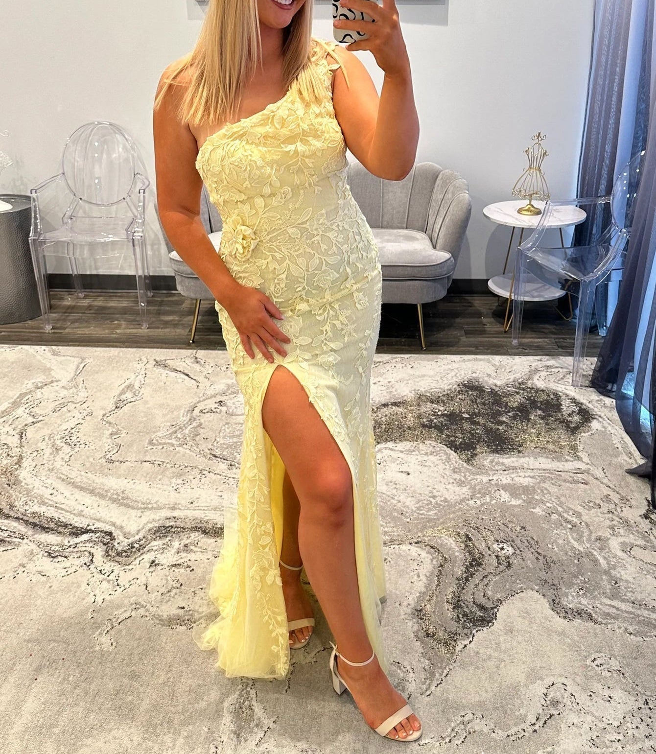 One Shoulder Lace 3D Rose Prom Dress With Slit - Yellow