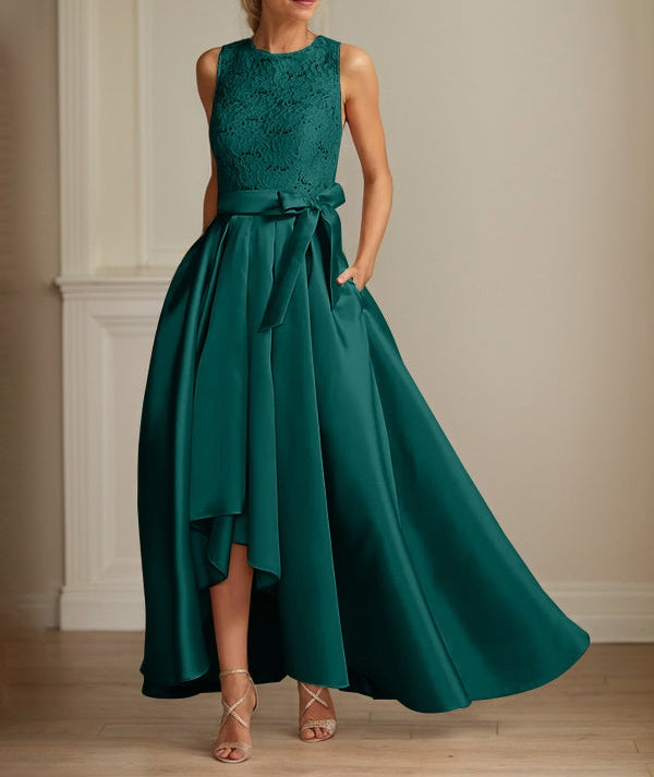 A-Line/Princess Jewel Neck Sleeveless Mother Of The Bride Dresses With Pleats Lace