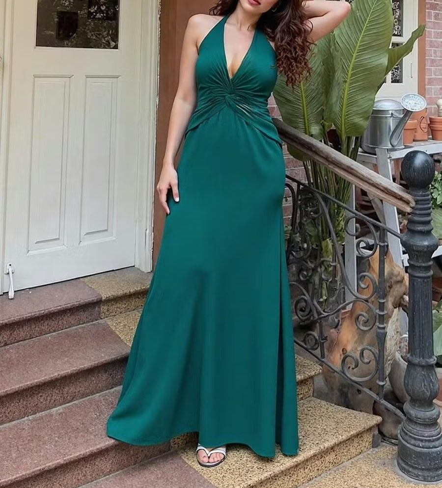 Elegant Halter Satin V-Neck Long Prom Dresses with Sheath/Column Hem