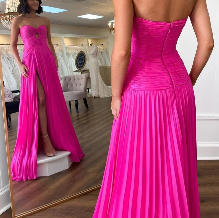 A-Line/Princess Sweetheart Neck Cut Out Floor-Length Prom Dresses with Pleated Chiffon