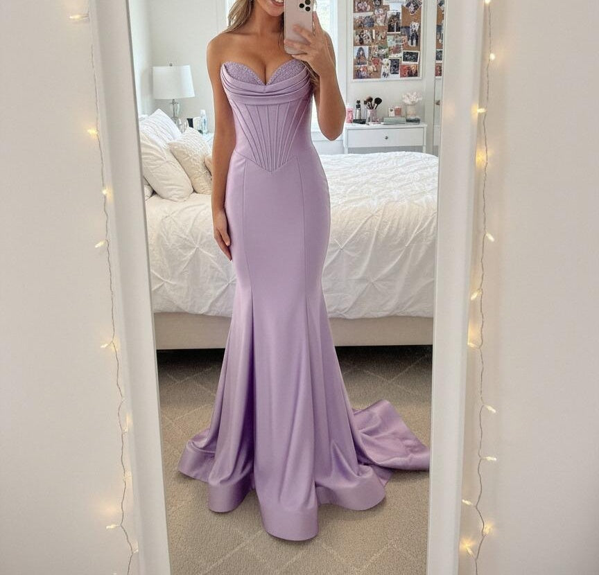 Mermaid Strapless Sweetheart Neck Floor Length Prom Dresses with Lace Appliques