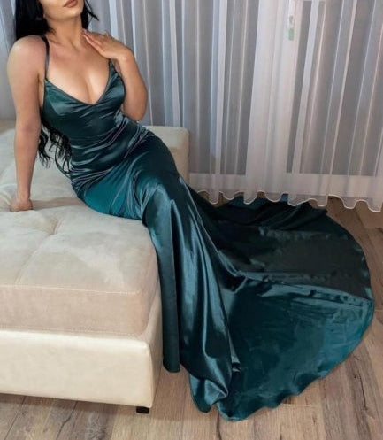 Gorgeous Dark Green V-neck Prom Dresses Long Mermaid