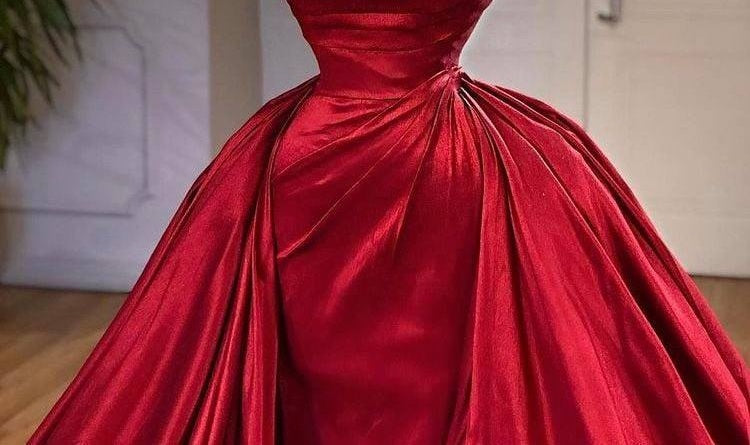 Gorgeous Spaghetti Strap Sleeveless Prom Dress With Train