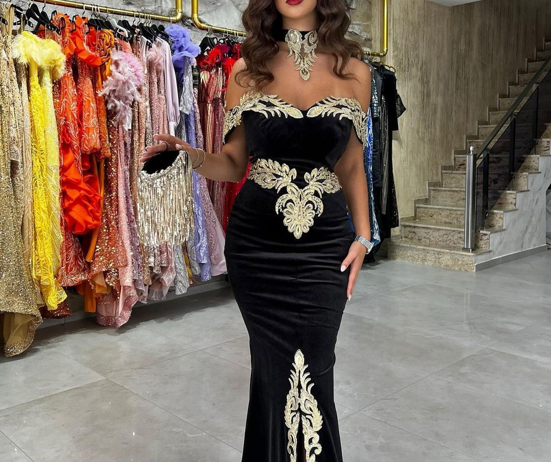 Chic Off-the-Shoulder Mermaid Black Prom Dresses with Appliques