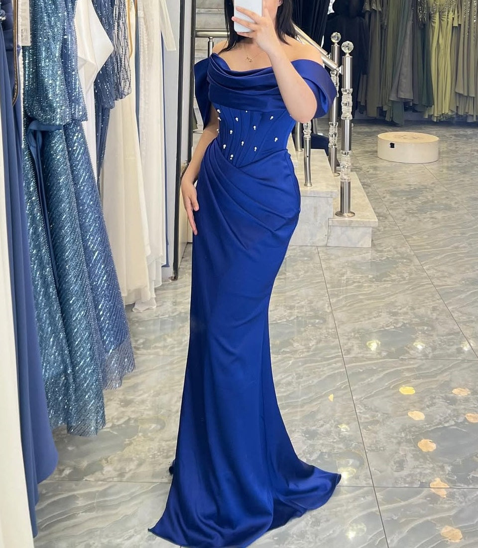 Chic Royal Blue Off-The-Shoulder Satin Prom Dresses Mermaid Pleats Sheath With Pearls