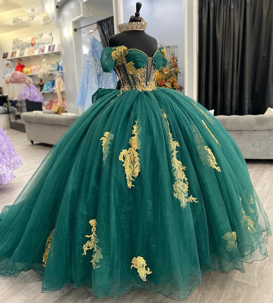 Ball Gown Off Shoulder Puffy Sleeves Flower Lace Appliques Emerald Green Tulle Princess Gown Quinceanera Dress for Sweet 16