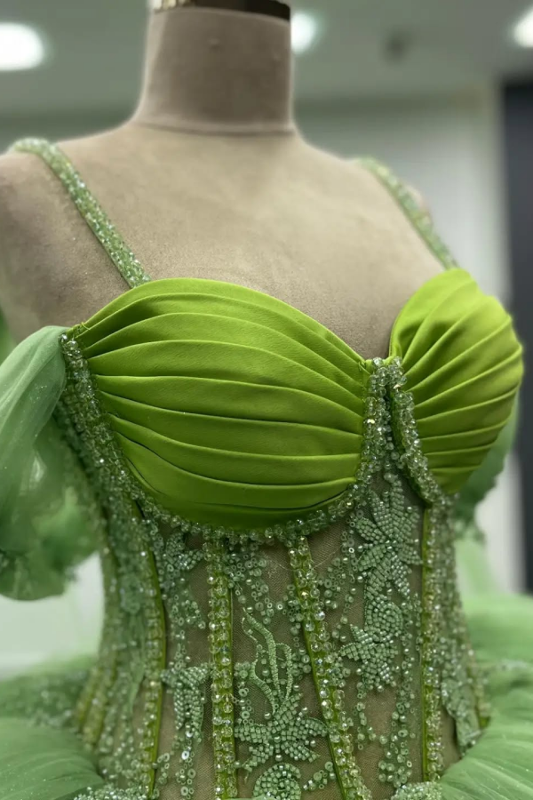 Ball Gown Off Shoulder Spaghetti Straps Sleeveless Pleated Beaded Appliques Backless Green Tulle Formal Evening Party Gown Quinceanera Dress for Sweet 16