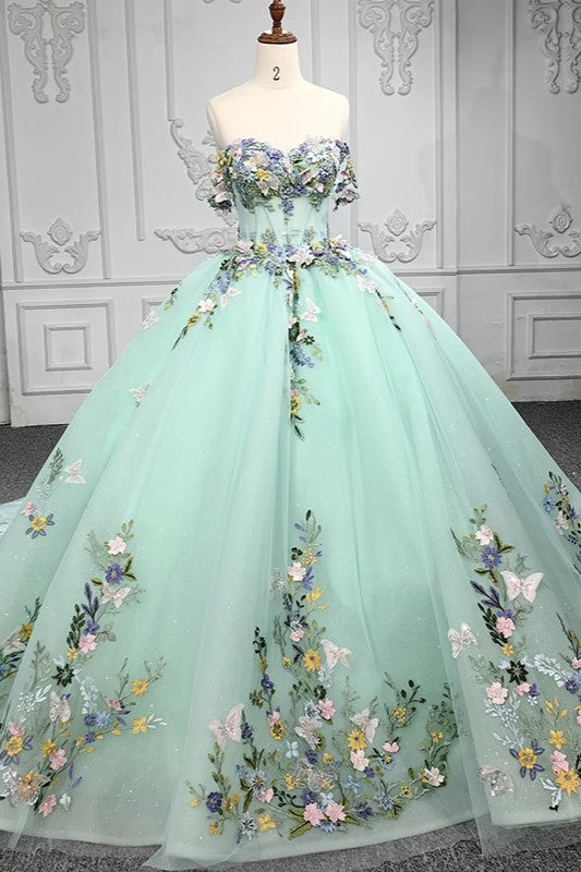 Elegant Sweetheart Ball Gown Strapless Sleeveless Quinceanera Dresses with Flower Appliques Elegant Sweetheart Ball Gown Strapless Sleeveless Quinceanera Dresses with Flower Appliques