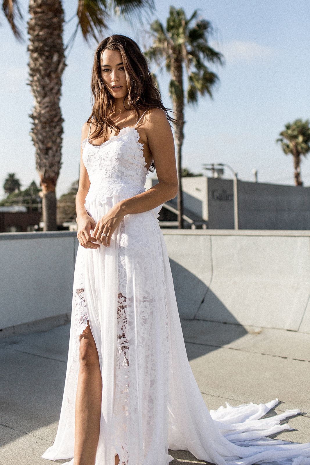 Ombreprom Wedding Dress Simple Spaghetti Straps Backless with Split Appliques Beach Bridal Gown Ombreprom Wedding Dress Simple Spaghetti Straps Backless with Split Appliques Beach Bridal Gown