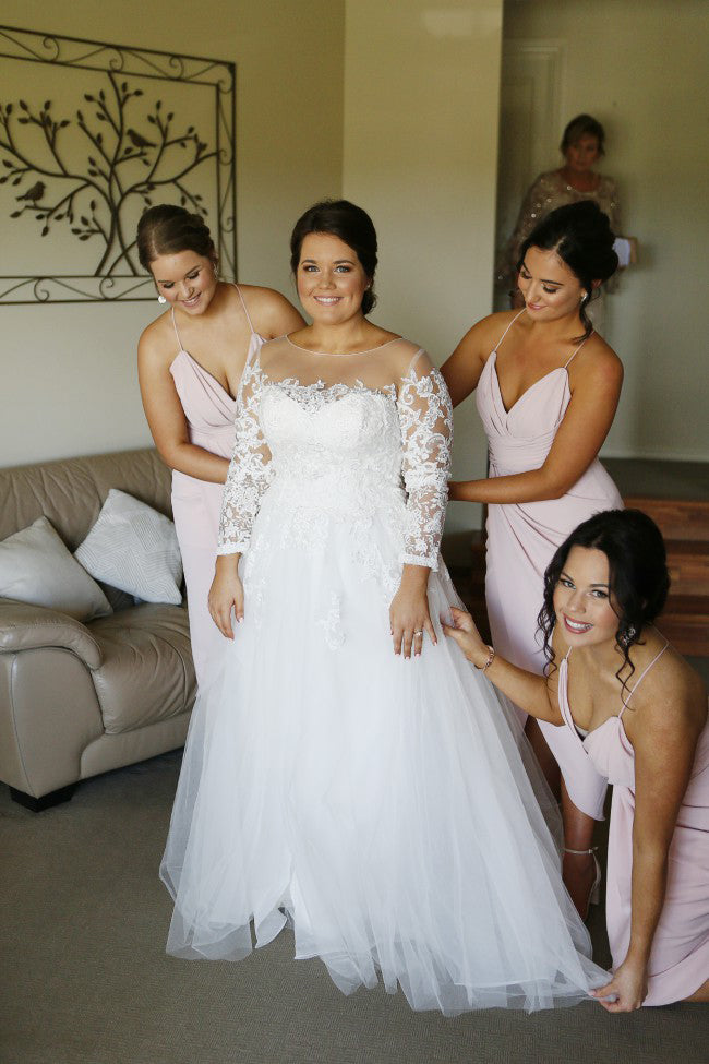 Modest Delicate Long Sleeves A Line Ivory Lace Tulle Plus Size Wedding Dresses For Bride Modest Delicate Long Sleeves A Line Ivory Lace Tulle Plus Size Wedding Dresses For Bride