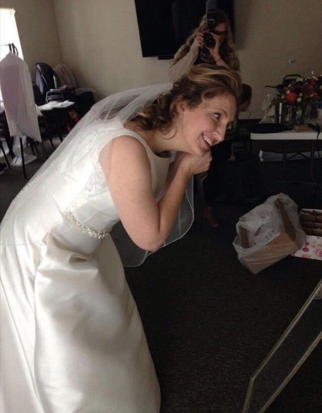 Simple Bateau Satin Sleeveless Wedding Dresses with Beading