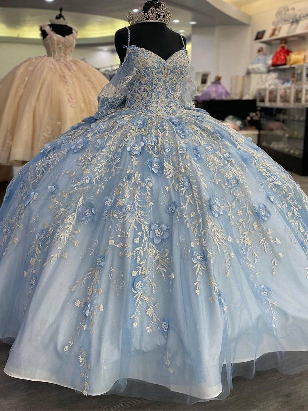 Gorgeous Ball Gown V Neck Spaghetti Straps Flower Appliques Beaded Lace Up Sky Blue Tulle Princess Gown Quinceanera Dress for Sweet 16