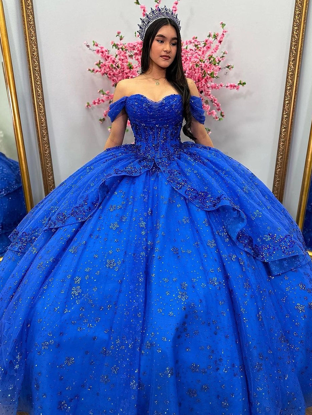 Luxury & Glamorous Ball Gown Off Shoulder Lace Appliques Beaded Tiered Glitter Ruffles Royal Blue Tulle Quinceanera Dress Evening Party Gown for Sweet 16