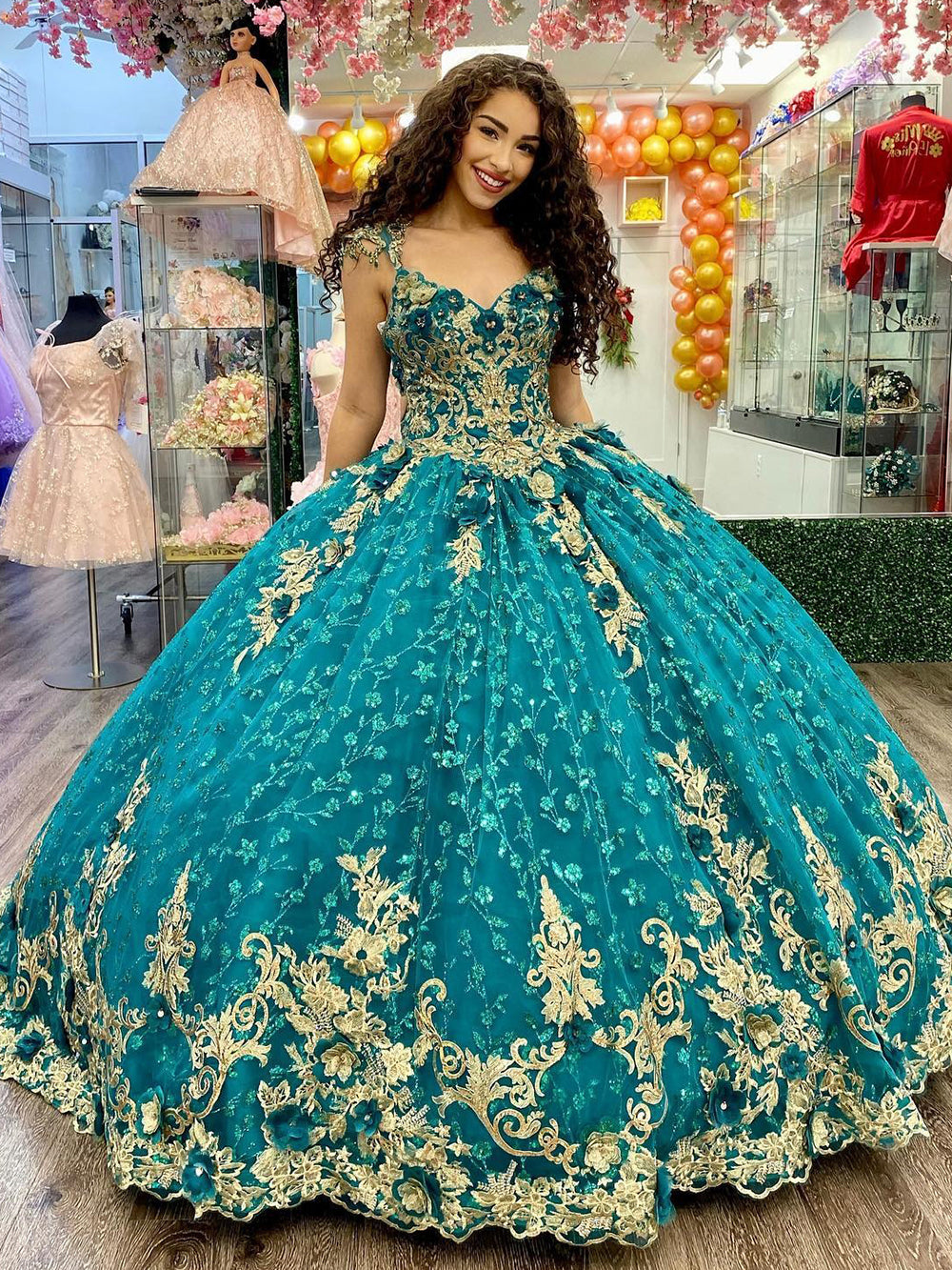 Luxury & Gorgeous Ball Gown V Neck Straps Gold Lace Appliques Sequined Beaded Hunter Green Tulle Quinceanera Dresses Princess Evening Party Gown for Sweet 16 Dress