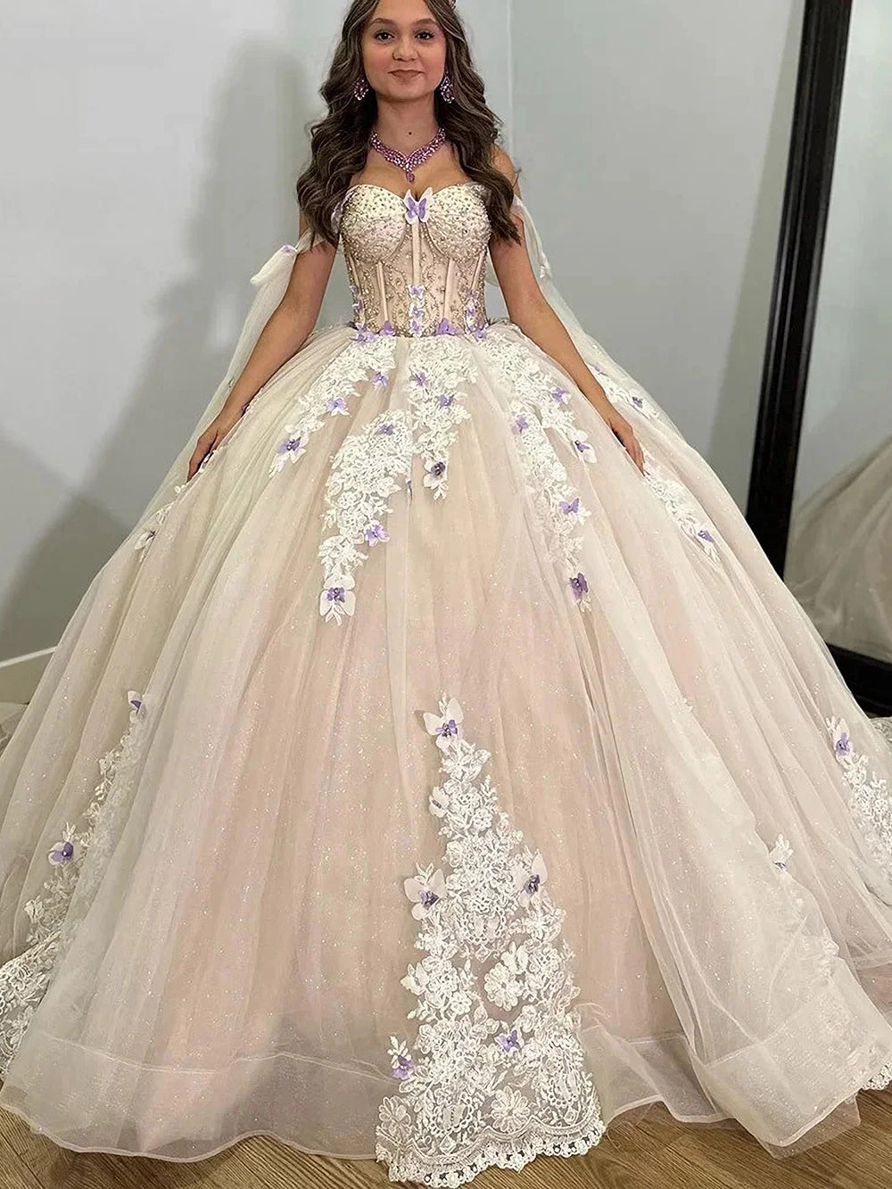 Elegant Ball Gown Off Shoulder Sleeveless Lace Appliques Sweep Train Tulle Quinceanera Dress for Sweet 16