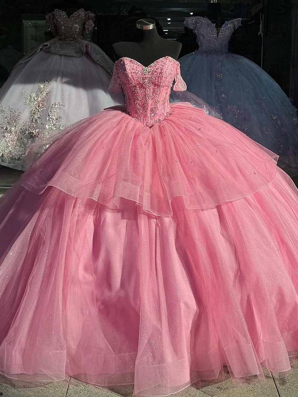 Chic & Modern Ball Gown Off Shoulder Sweetheart Corset Ball Gown Strapless Off Shoulder Beaded Tiered Pink Tulle Princess Formal Evening Party Gown Quinceanera Dress for Sweet 16