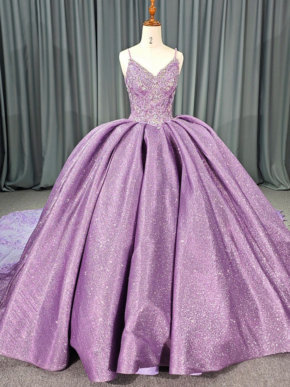 Glamorous & Glitter Ball Gown V Neck Spaghetti Straps 3D Floral Lace Appliques Sweep Train Purple Tulle Princess Quinceanera Dress for Sweet 16