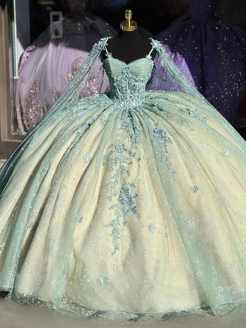 Ball Gown Spaghetti Straps Sweetheart Neck Lace Appliques Beaded Mint Green Tulle Quinceanera Dresses Birthday Prom Dresses Gown for Sweet 16