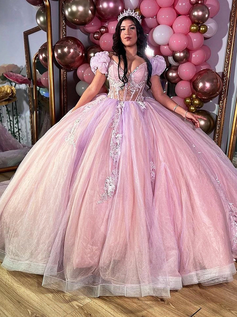 Luxury Ball Gown Sweetheart Neck Puff Sleeves Lace Appliques Beaded Pink Tulle Princess Evening Party Gowns Quinceanera Dress for Sweet 16