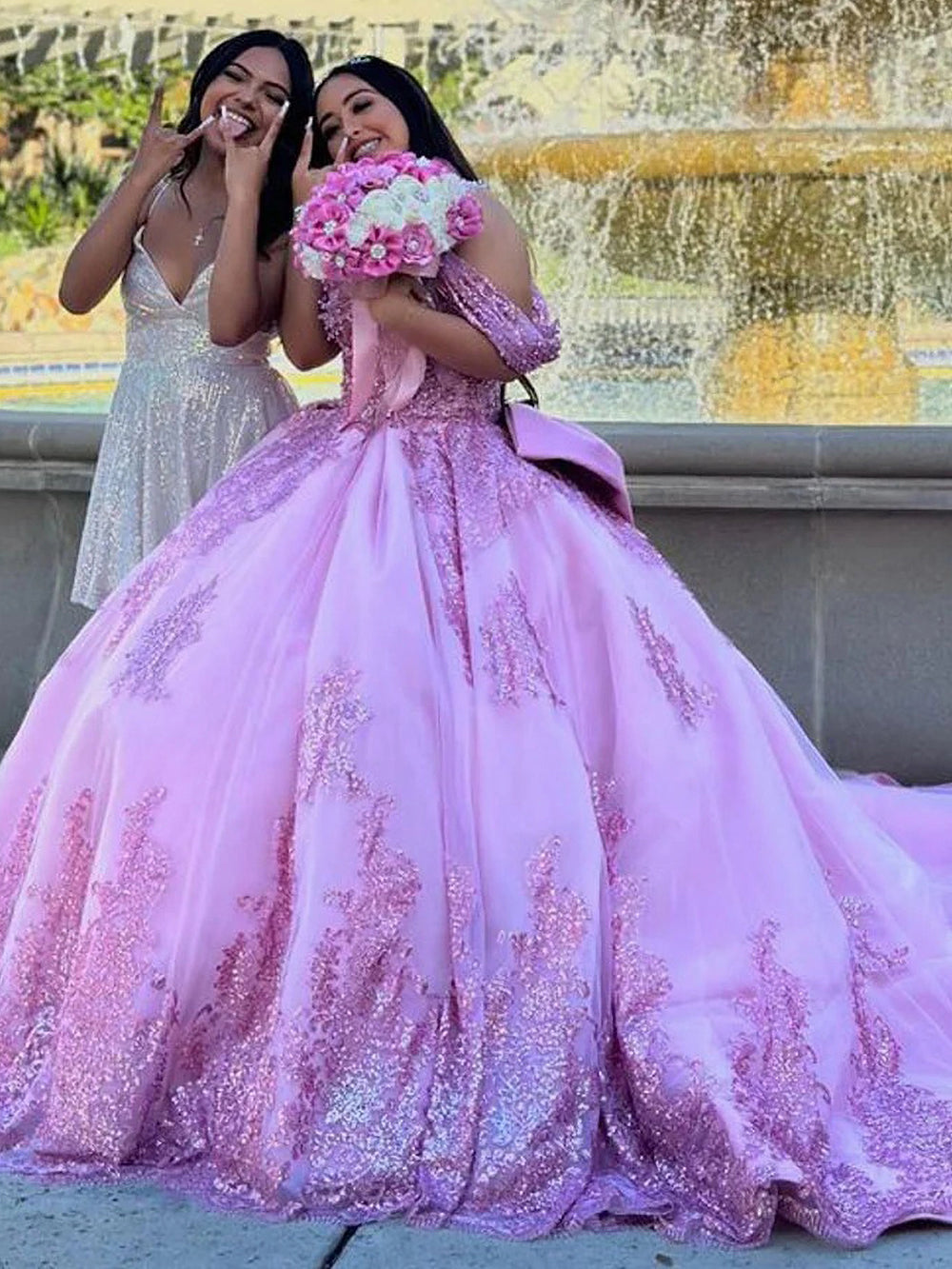 Glamorous & Glitter Ball Gown Off Shoulder Lace Applique Beaded Purple Tulle Quinceanera Dress Princess Party Gown for Sweet 16