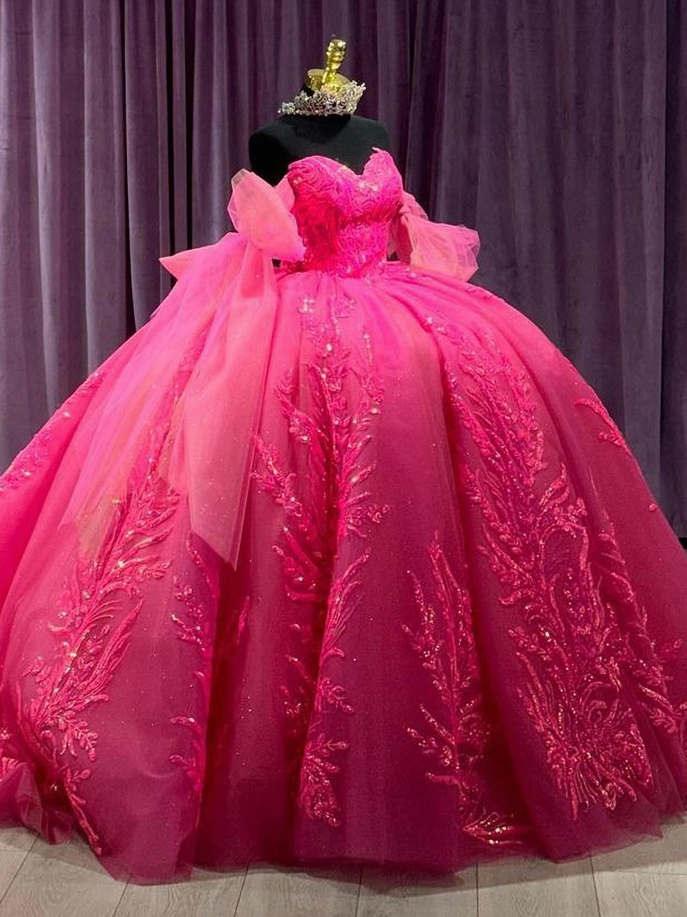 Ball Gown Off Shoulder Sweetheart Long Sleeves Lace Appliques Beaded Hot Pink Tulle Quinceanera Dress Princess Party Gown for Sweet 16