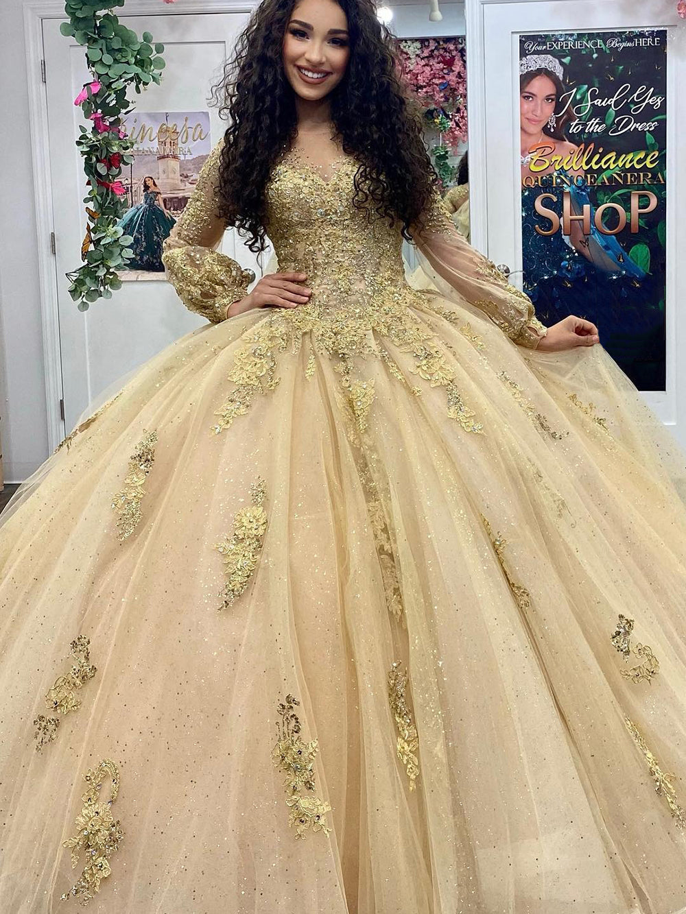 Elegant & Glamorous Ball Gown Off Shoulder Long Sleeves Lace Appliques Beaded Tulle Quinceanera Dress Formal Evening Party Princess Gown for Sweet 16