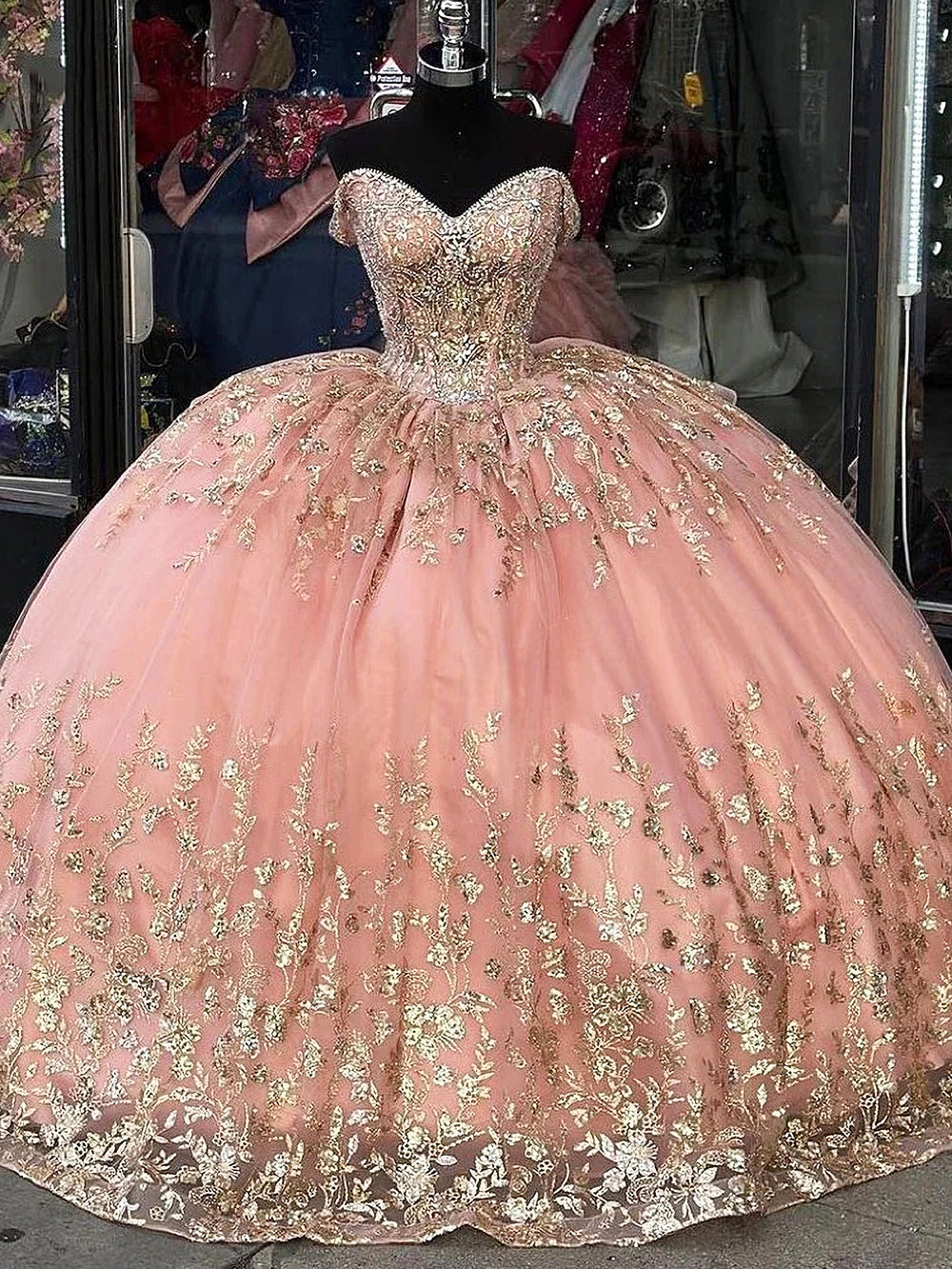Glamorous & Luxury Ball Gown Off Shoulder Gold Flower Appliques Sweep Train Pink Tulle Quincanear Dress Birthday Party Gown for Sweet 16