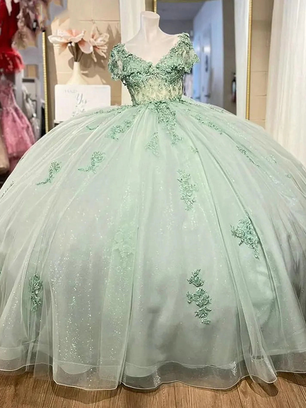Chic & Modern Ball Gown V Neck Lace Appliques Beaded Bow Knot Mint Green Tulle Quinceanera Dress Birthday Party Gown for Sweet 16