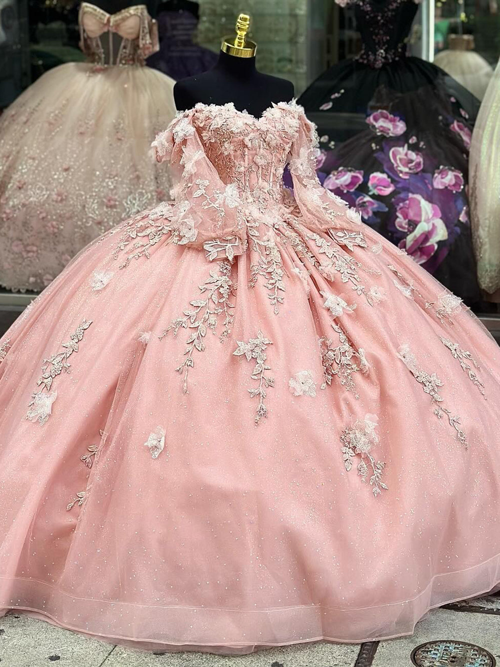 Elegant & Cute Ball Gown Off Shoulder Long Sleeves Lace Appliques Beaded Sweetheart Neck Pink Tulle Quinceanera Dress Evening Party for Sweet 16