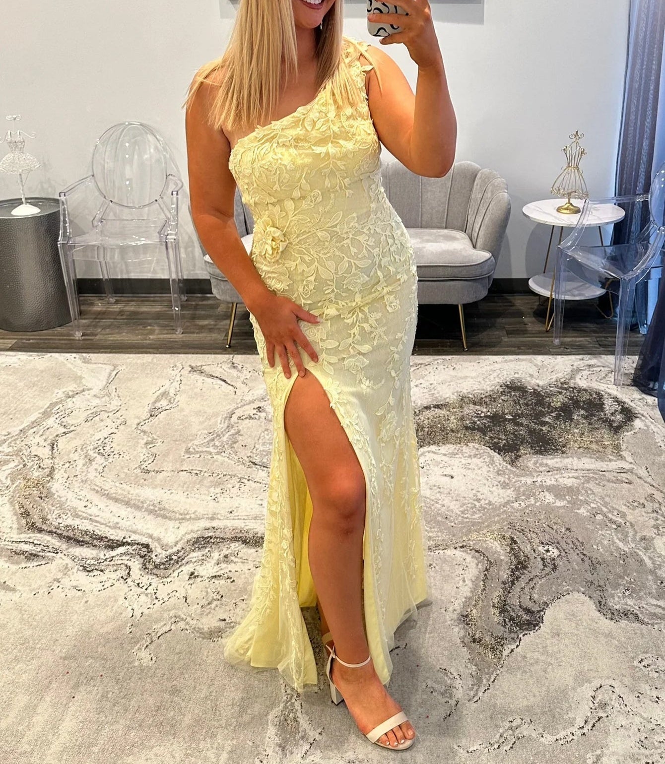 One Shoulder Lace 3D Rose Prom Dress With Slit - Yellow