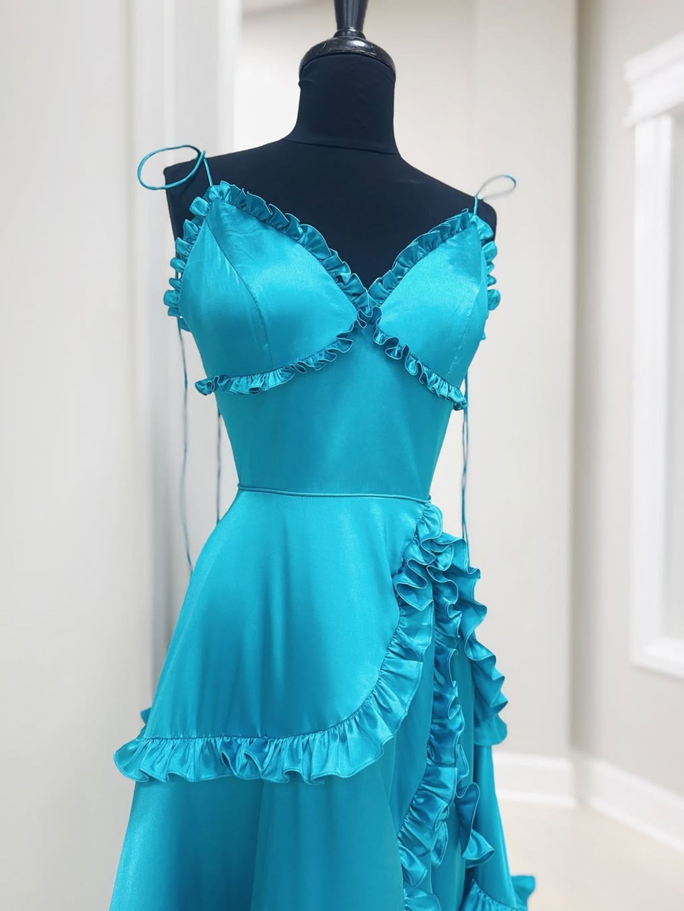 V Neck Ruffle Ball Gown Prom Dress Long With Slit - Emerald Green