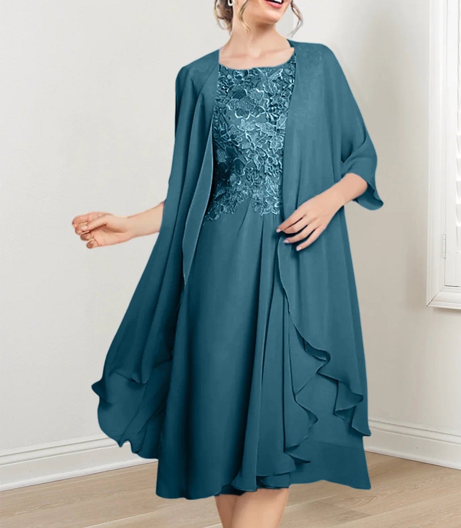A-Line/Princess Scoop Knee-Length Mother of the Bride Dresses