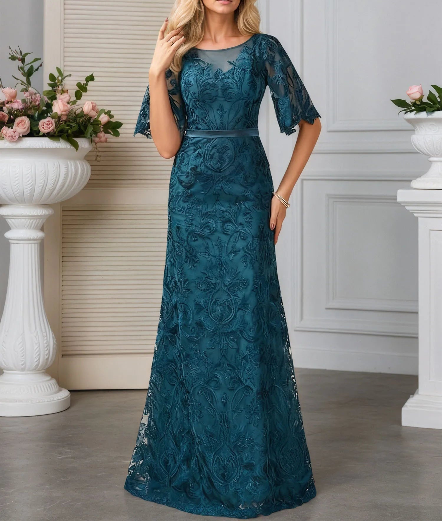 A-line Scoop Neck Floor-Length Lace Evening Dress With Appliques