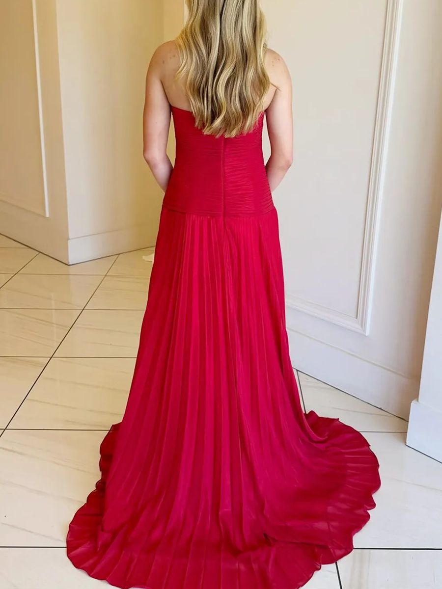 A-Line/Princess Sweetheart Neck Cut Out Floor-Length Prom Dresses with Pleated Chiffon