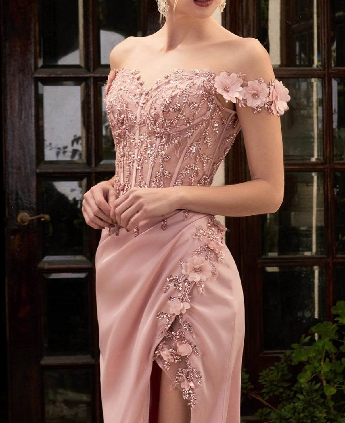 Charming Off-the-Shoulder Prom Dress Appliques With Split