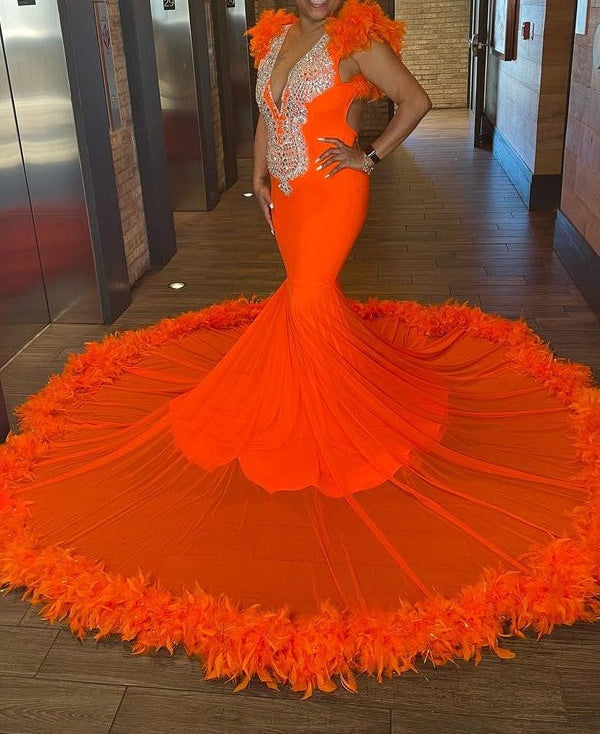 Chic Sleeveless V-Neck Mermaid Prom Dress With Feather