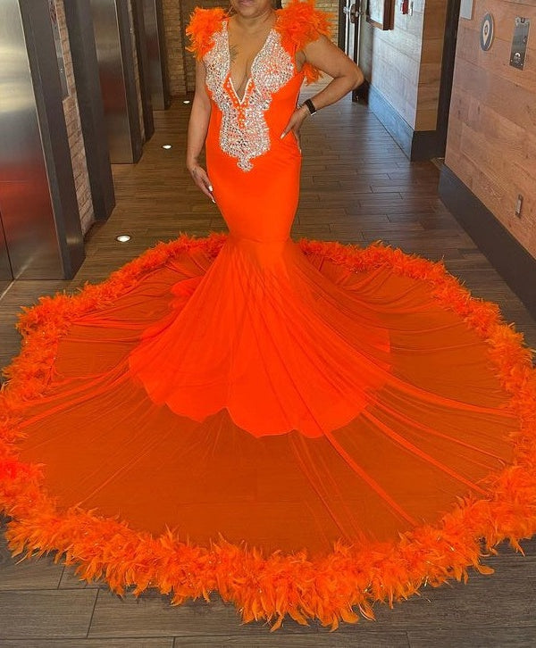 Chic Sleeveless V-Neck Mermaid Prom Dress With Feather