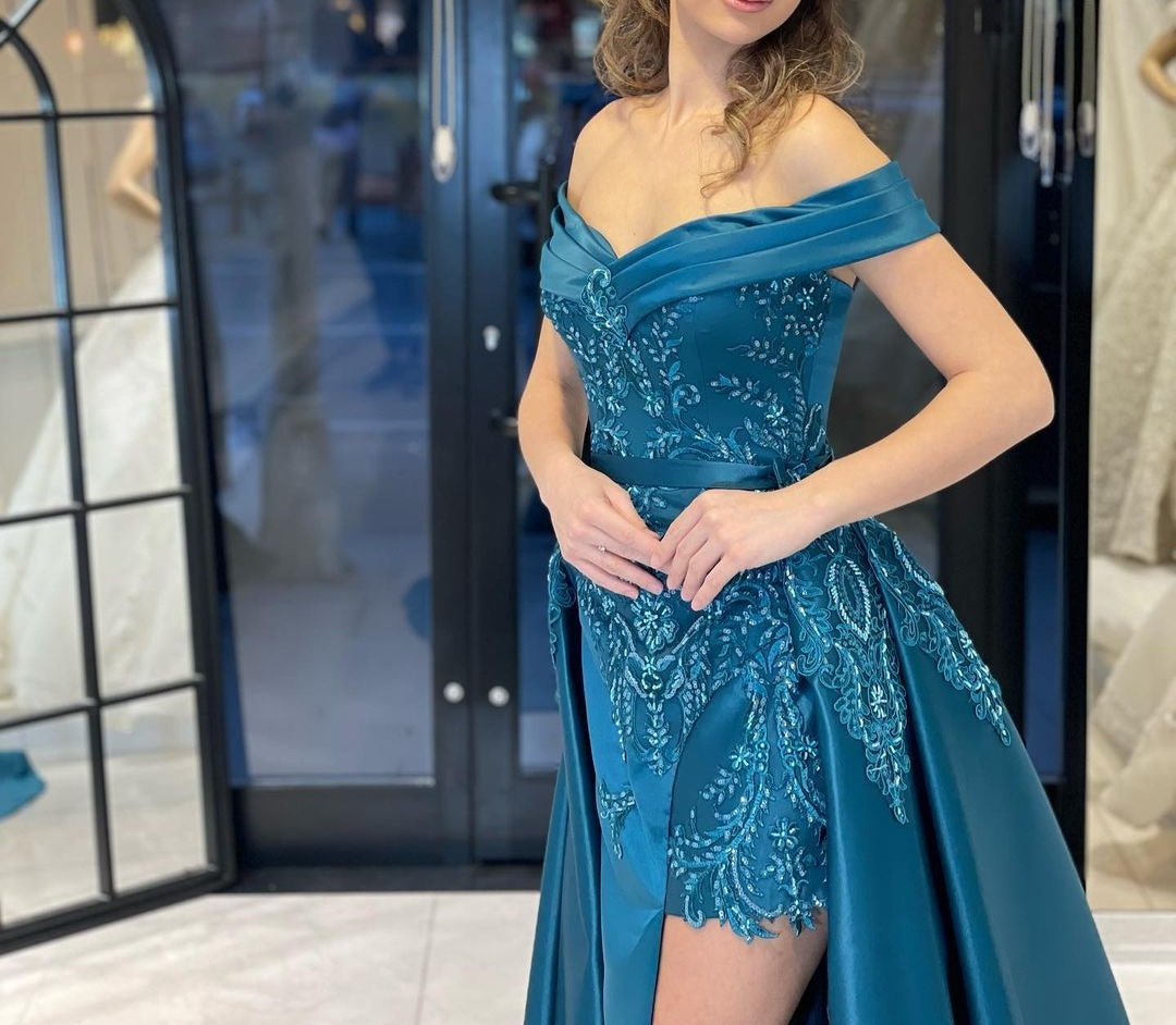 Elegant Sweetheart Off-the-Shoulder Sheath Ribbon Prom Dresses with Appliques