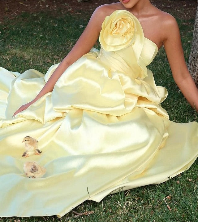 Charming Daffodil Strapless Satin Prom Dresses Sleeveless Hi-Lo With Pleats